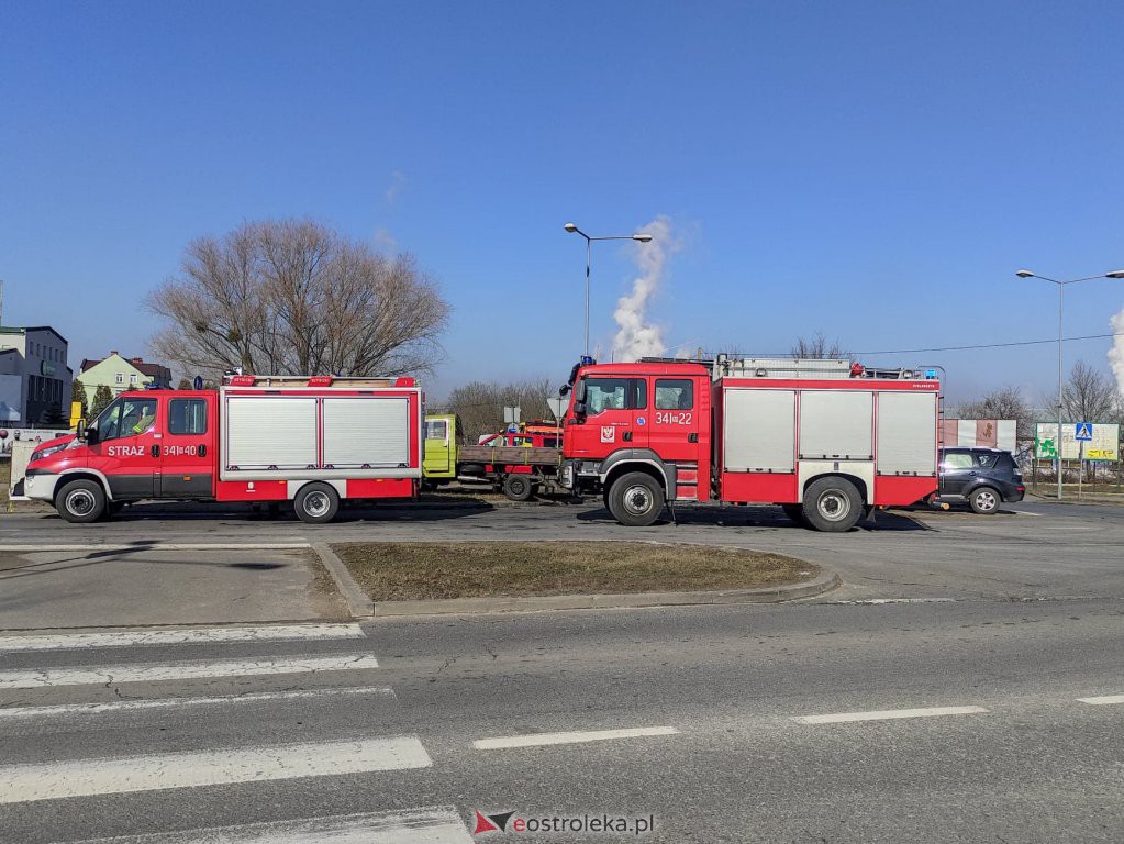 Wypadek na ulicy Kołobrzeskiej [10.03.2021] - zdjęcie #3 - eOstroleka.pl