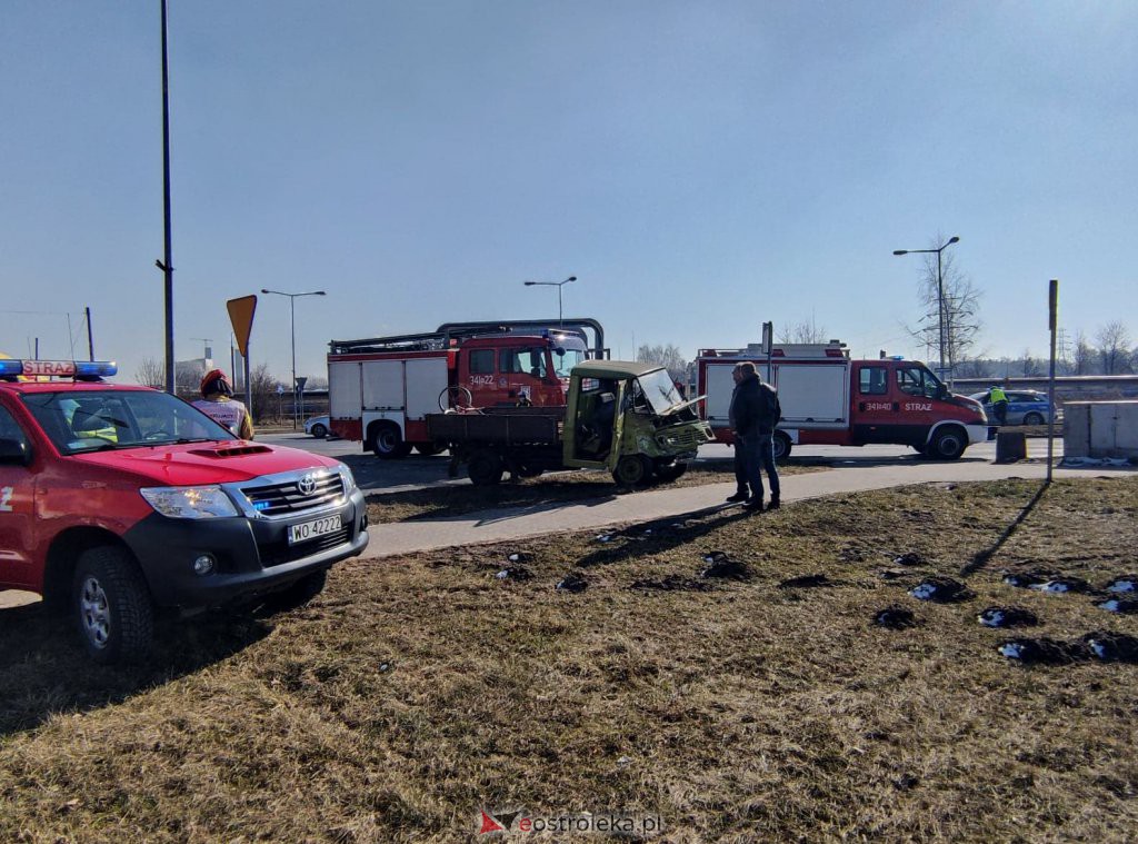 Wypadek na ulicy Kołobrzeskiej [10.03.2021] - zdjęcie #4 - eOstroleka.pl