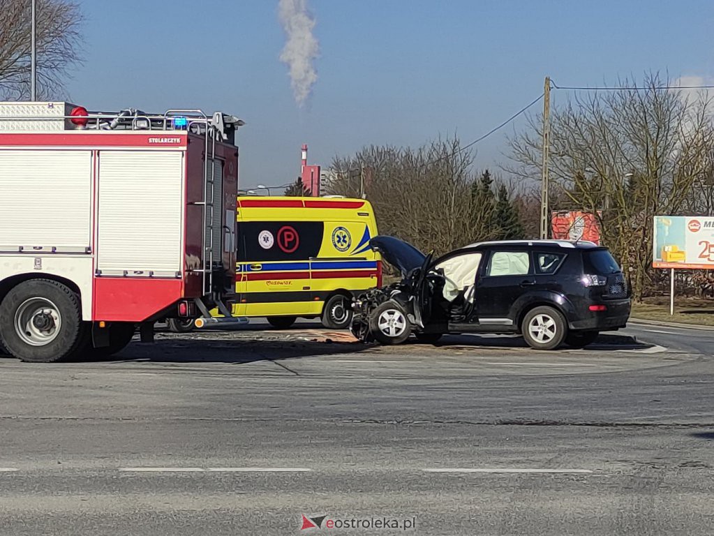 Wypadek na ulicy Kołobrzeskiej [10.03.2021] - zdjęcie #24 - eOstroleka.pl