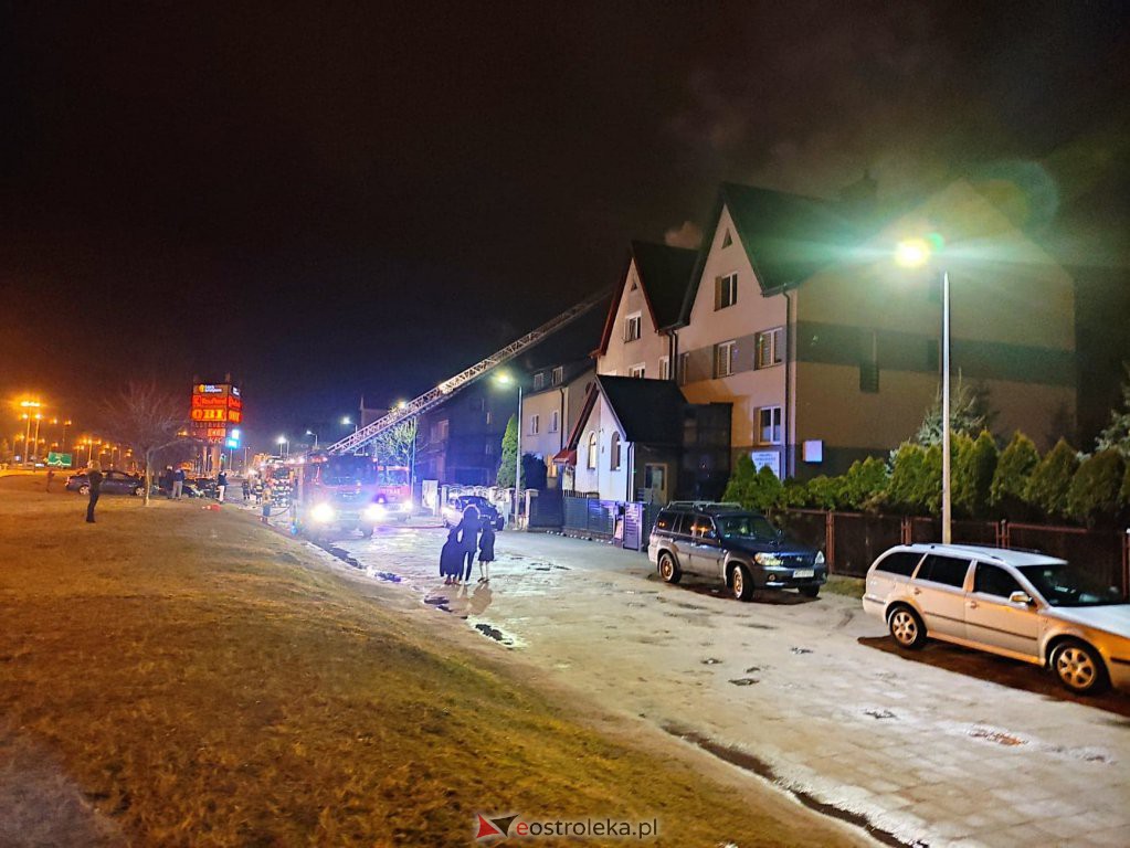 Pożar domu przy ul. Steyera [14.03.2021] - zdjęcie #2 - eOstroleka.pl