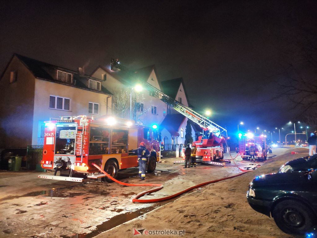 Pożar domu przy ul. Steyera [14.03.2021] - zdjęcie #9 - eOstroleka.pl