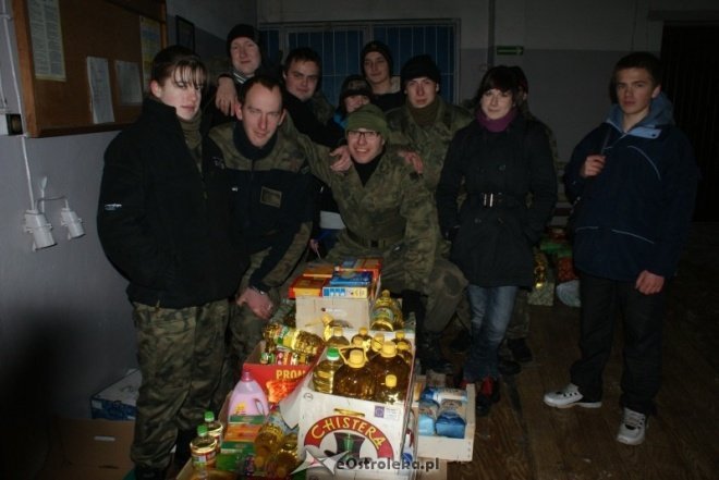 Świąteczna Zbiórka Żywności (03.12.2010) - zdjęcie #14 - eOstroleka.pl