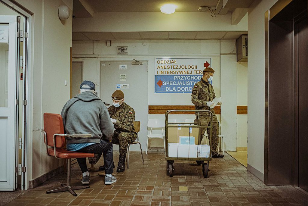 Rok na froncie walki z koronawirusem [18.03.2021] - zdjęcie #8 - eOstroleka.pl