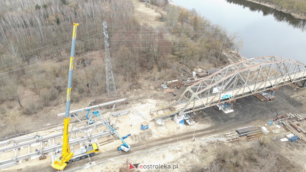 Rozbiórka mostu kolejowego na Narwi w Ostrołęce [18.03.2021] - zdjęcie #12 - eOstroleka.pl