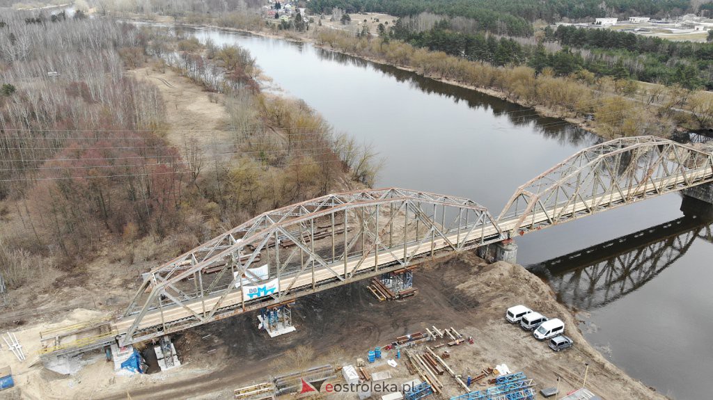 Rozbiórka mostu kolejowego na Narwi w Ostrołęce [18.03.2021] - zdjęcie #17 - eOstroleka.pl
