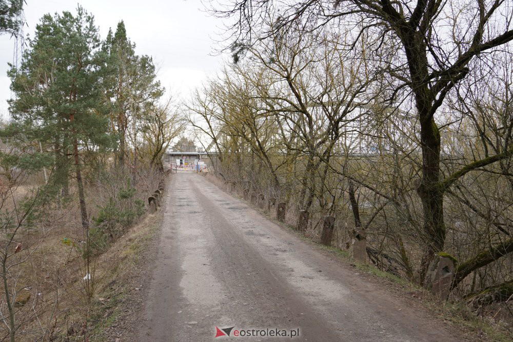 Rozbiórka mostu kolejowego na Narwi w Ostrołęce [18.03.2021] - zdjęcie #2 - eOstroleka.pl