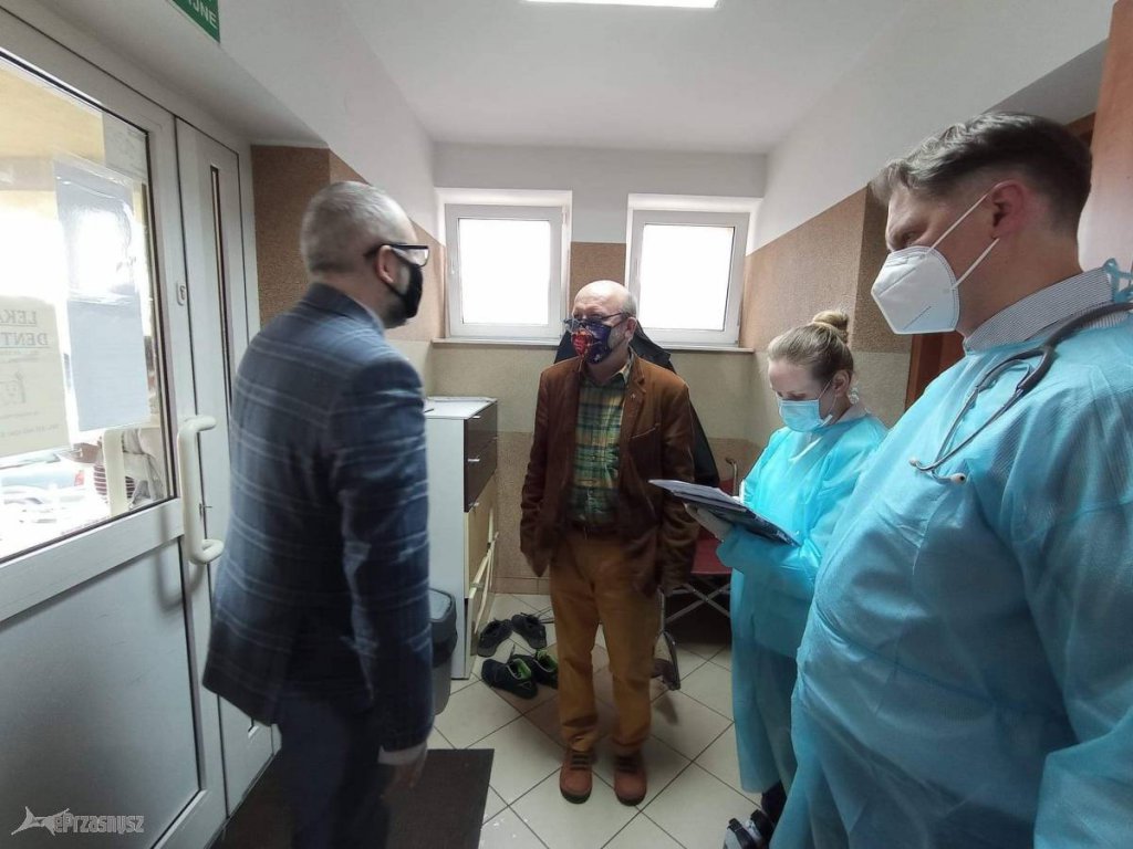 Artur Barciś na szczepieniu w naszym regionie [03.04.2021] - zdjęcie #1 - eOstroleka.pl