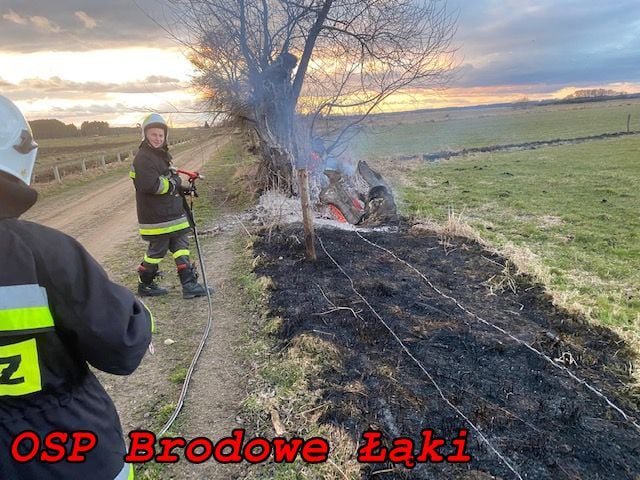 Pożar w miejscowości Gutocha [13.04.2021] - zdjęcie #4 - eOstroleka.pl