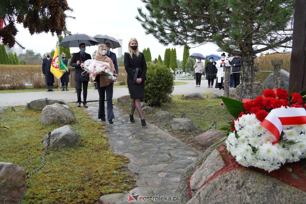 81. rocznica Zbrodni Katyńskiej. Ostrołęka w hołdzie ofiarom NKWD [13.04.2021] - zdjęcie #22 - eOstroleka.pl