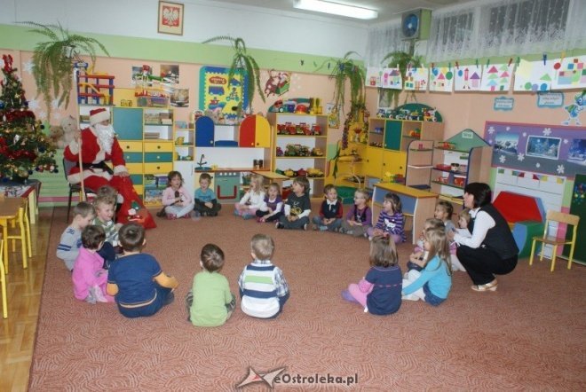 Mikołajki w ostrołęckich przedszkolach (06.12.2010) - zdjęcie #4 - eOstroleka.pl