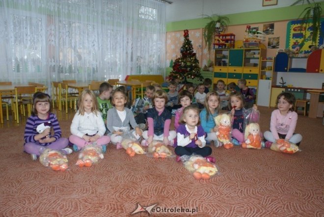 Mikołajki w ostrołęckich przedszkolach (06.12.2010) - zdjęcie #32 - eOstroleka.pl