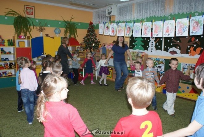 Mikołajki w ostrołęckich przedszkolach (06.12.2010) - zdjęcie #39 - eOstroleka.pl