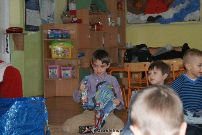 Mikołajki w ostrołęckich przedszkolach (06.12.2010) - zdjęcie #53 - eOstroleka.pl