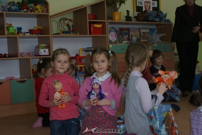 Mikołajki w ostrołęckich przedszkolach (06.12.2010) - zdjęcie #56 - eOstroleka.pl