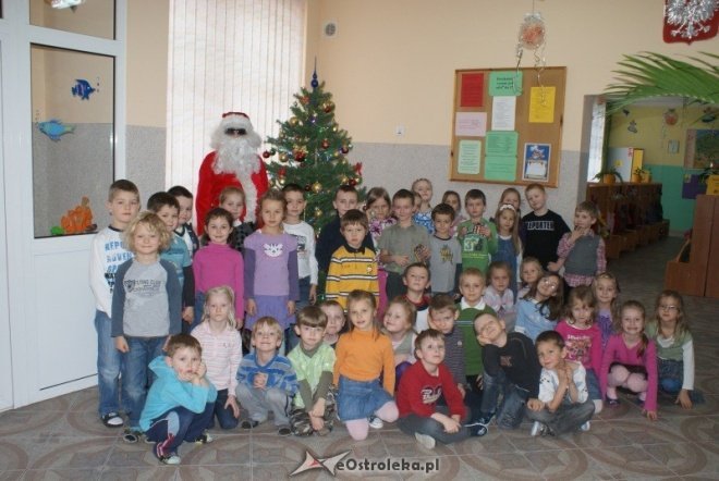 Mikołajki w ostrołęckich przedszkolach (06.12.2010) - zdjęcie #1 - eOstroleka.pl