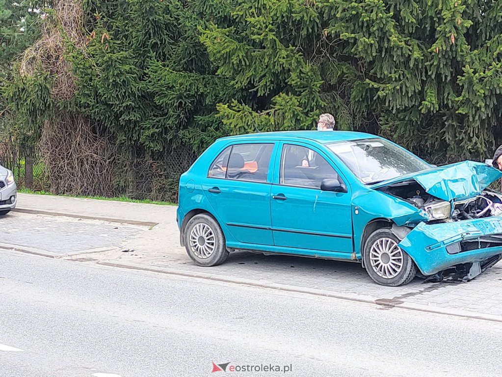 Wypadek w Rzekuniu [20.04.2021] - zdjęcie #9 - eOstroleka.pl