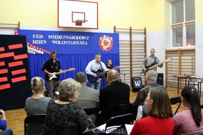 Dzień Wolontariusza (6.12.2010) - zdjęcie #5 - eOstroleka.pl