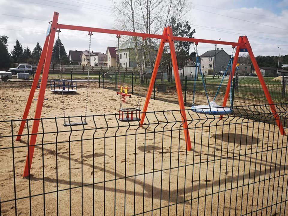 Plac zabaw i strefa rekreacji dla osób starszych  w Laskowcu - zdjęcie #2 - eOstroleka.pl