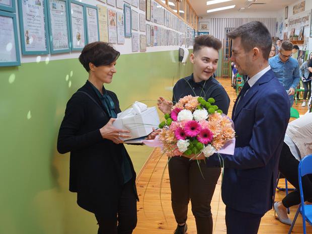 Zakończenie roku szkolnego klas maturalnych w II SLO [30.04.2021] - zdjęcie #1 - eOstroleka.pl