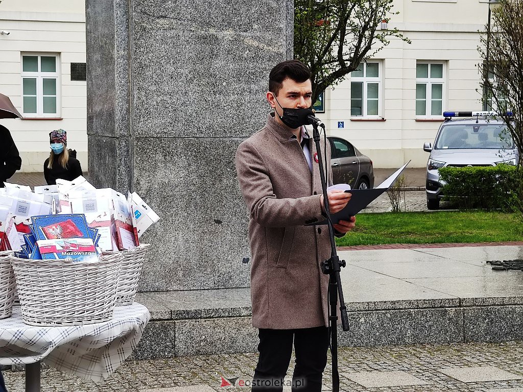 Dzień Flagi RP w Ostrołęce [02.05.2021] - zdjęcie #16 - eOstroleka.pl