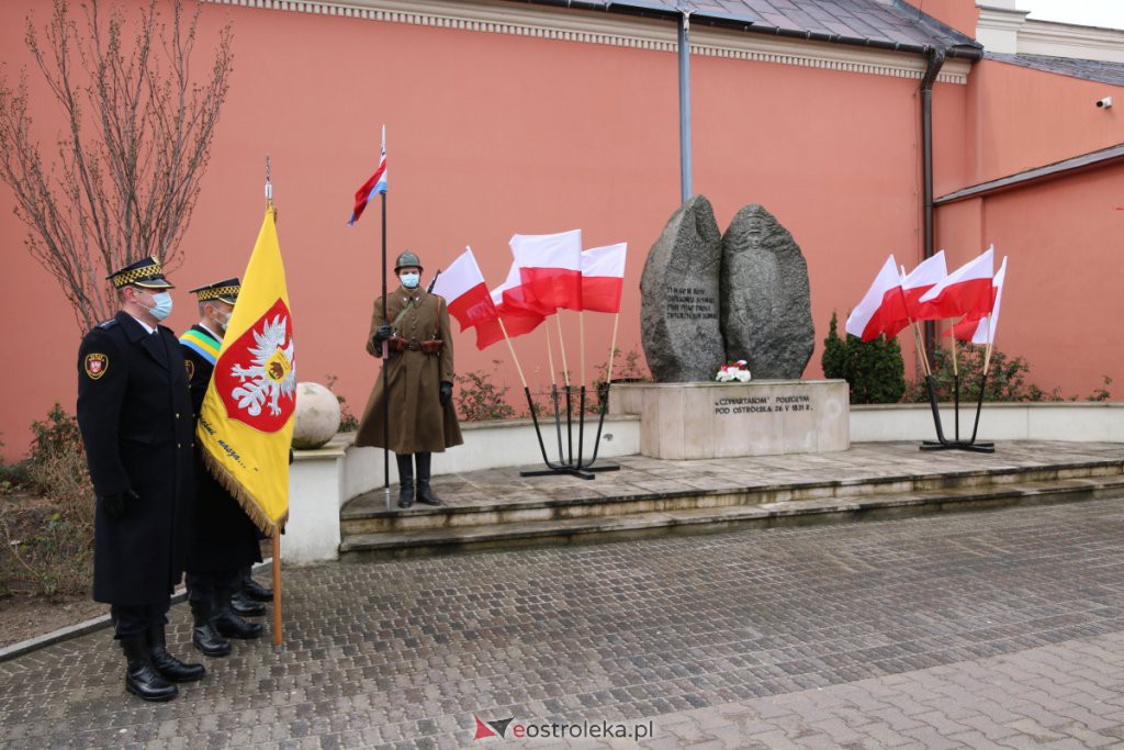 Święto Konstytucji 3 maja - uroczystości w Ostrołęce [03.05.2021] - zdjęcie #1 - eOstroleka.pl