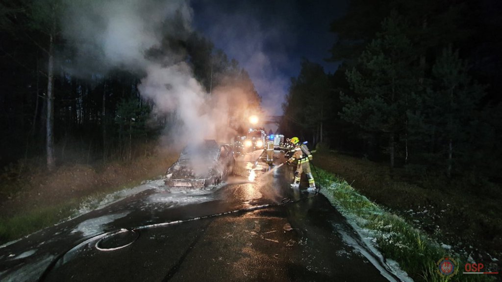 Pożar samochodu osobowego [08.05.2021] - zdjęcie #4 - eOstroleka.pl