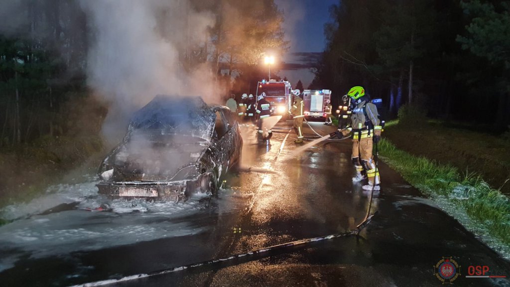 Pożar samochodu osobowego [08.05.2021] - zdjęcie #5 - eOstroleka.pl