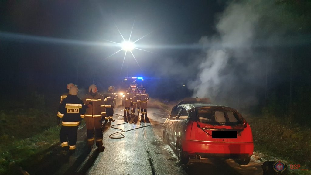Pożar samochodu osobowego [08.05.2021] - zdjęcie #7 - eOstroleka.pl