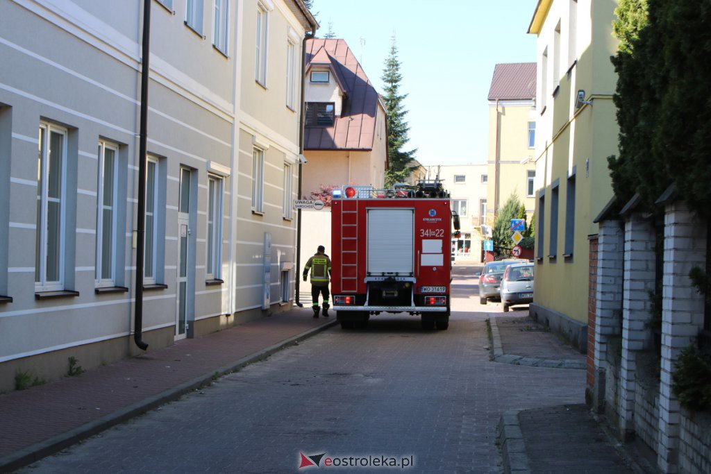 Alarm o ładunku wybuchowym w ostrołęckiej „skarbówce” [11.05.2021] - zdjęcie #5 - eOstroleka.pl