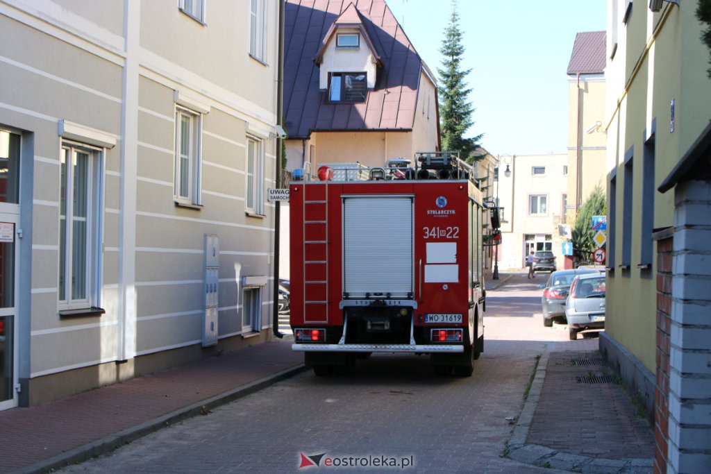 Alarm o ładunku wybuchowym w ostrołęckiej „skarbówce” [11.05.2021] - zdjęcie #12 - eOstroleka.pl