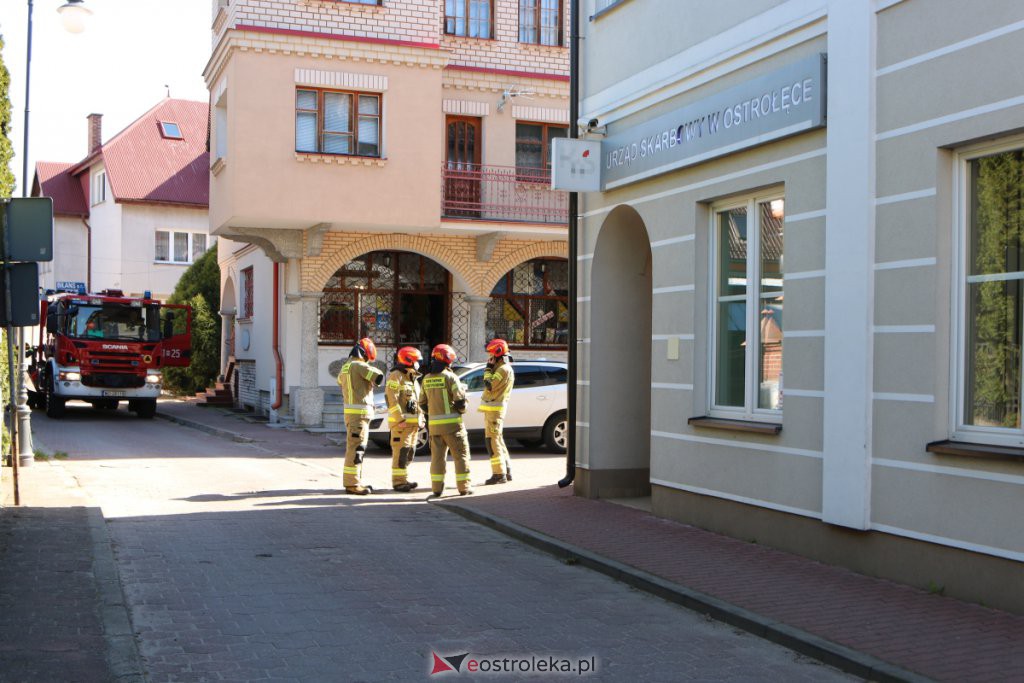 Alarm o ładunku wybuchowym w ostrołęckiej „skarbówce” [11.05.2021] - zdjęcie #13 - eOstroleka.pl