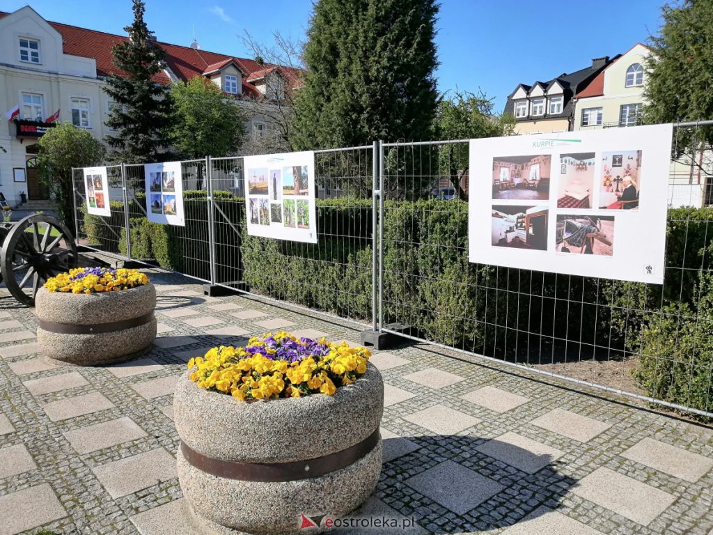 Wystawa &bdquo;Kurpie&rdquo; już dostępna na placu Bema [11.05.2021] - zdjęcie #1 - eOstroleka.pl