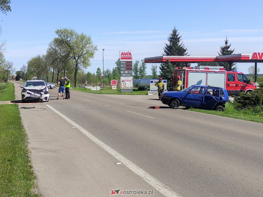 Wypadek w Damiętach. Są utrudnienia w ruchu między Ostrołęką a Goworowem [13.05.2021] - zdjęcie #8 - eOstroleka.pl