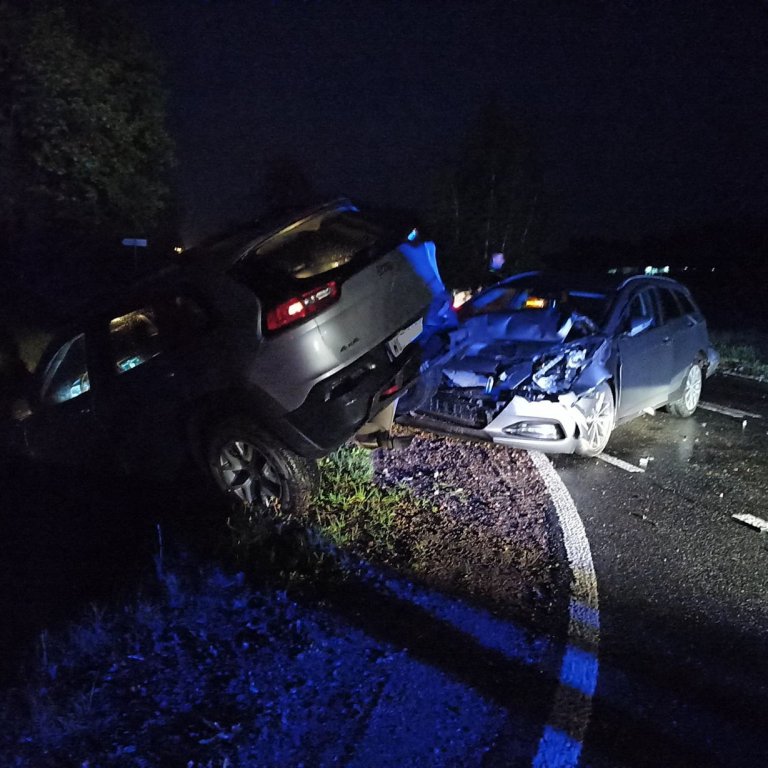 Wypadek w Zabrodziu na DK-53 [17.05.2021] - zdjęcie #2 - eOstroleka.pl