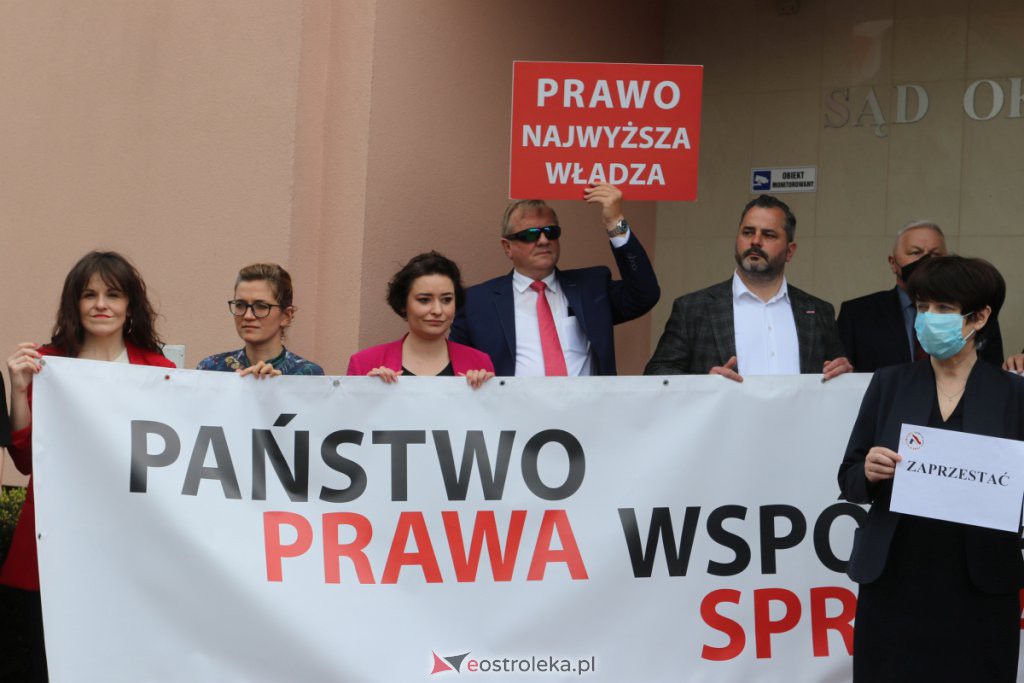 Protest przed sądem w Ostrołęce [18.05.2021] - zdjęcie #15 - eOstroleka.pl