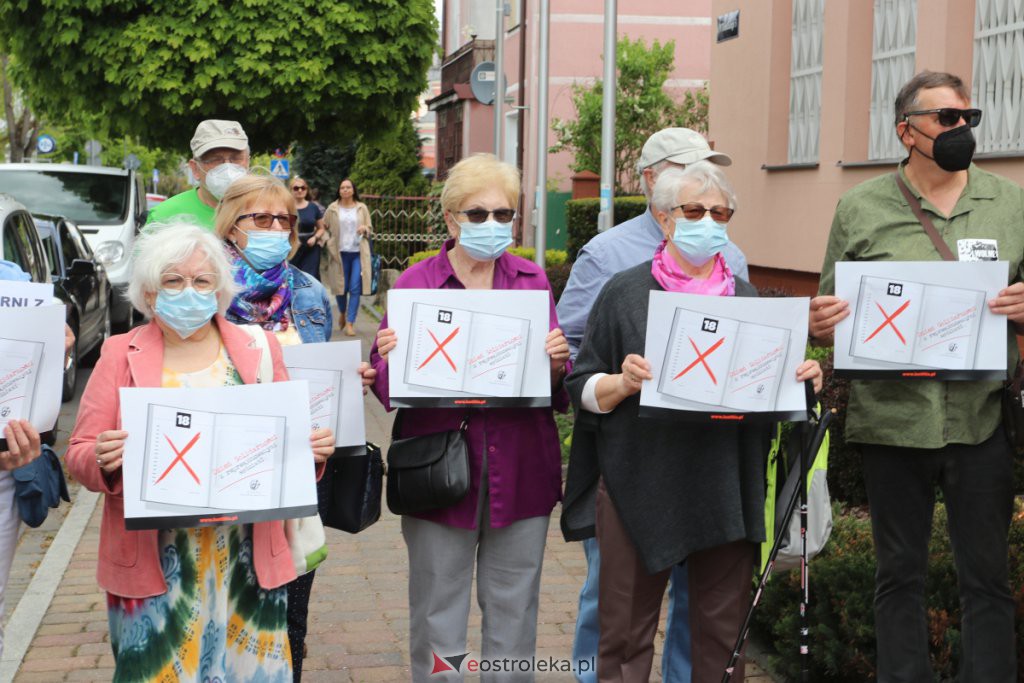 Protest przed sądem w Ostrołęce [18.05.2021] - zdjęcie #16 - eOstroleka.pl