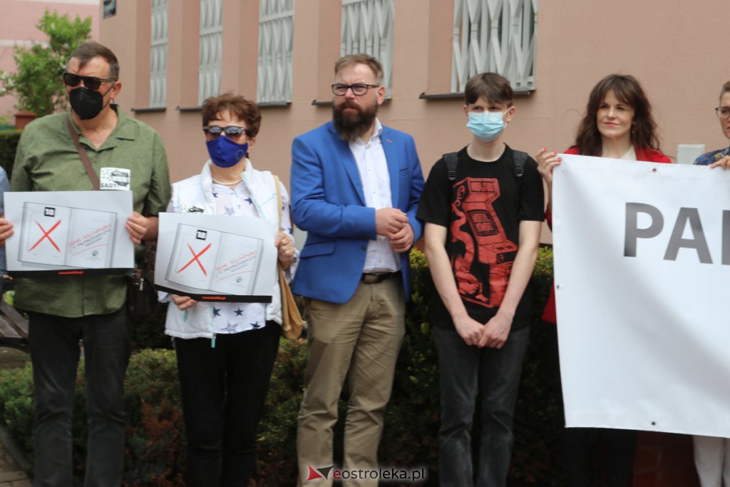 Protest przed sądem w Ostrołęce [18.05.2021] - zdjęcie #26 - eOstroleka.pl