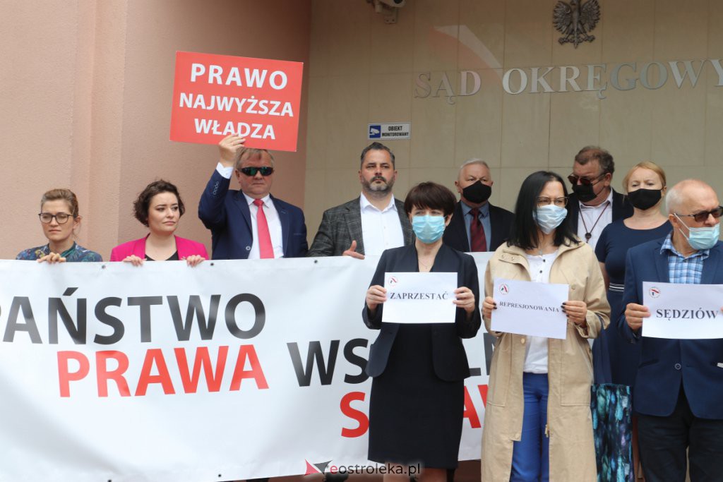 Protest przed sądem w Ostrołęce [18.05.2021] - zdjęcie #27 - eOstroleka.pl