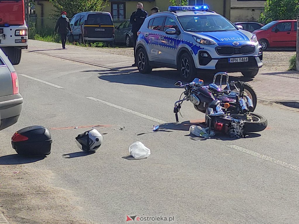 Wypadek w Goworowie. Poszkodowane dwie osoby [20.05.2021] - zdjęcie #11 - eOstroleka.pl