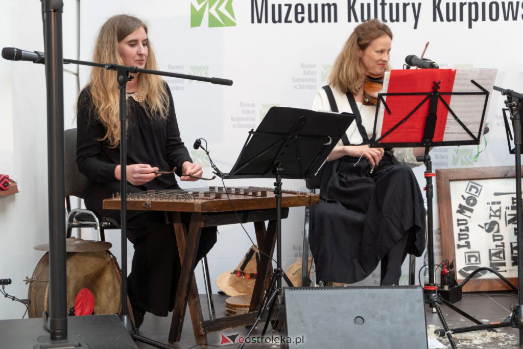 Koncert „Senjawazabawa” w Muzeum Kultury Kurpiowskiej [23.05.2021] - zdjęcie #18 - eOstroleka.pl