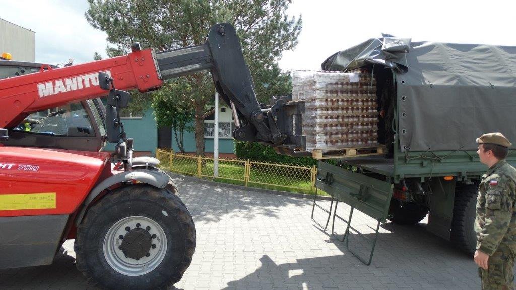 Kolejny transport żywności trafił do Ostrołęki. Pomoc otrzyma 800 osób - zdjęcie #4 - eOstroleka.pl