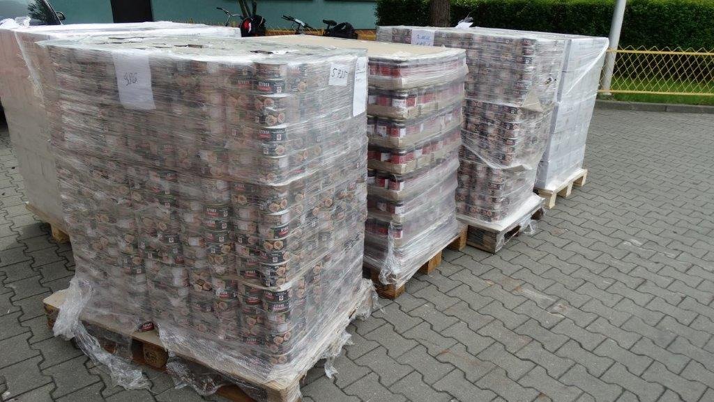 Kolejny transport żywności trafił do Ostrołęki. Pomoc otrzyma 800 osób - zdjęcie #14 - eOstroleka.pl