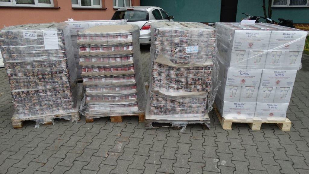 Kolejny transport żywności trafił do Ostrołęki. Pomoc otrzyma 800 osób - zdjęcie #15 - eOstroleka.pl