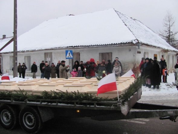 Ostrołęccy „Czwartacy” uczestniczyli w uroczystości przeniesienia szczątków żołnierzy Powstania Listopadowego - zdjęcie #8 - eOstroleka.pl