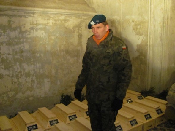 Ostrołęccy „Czwartacy” uczestniczyli w uroczystości przeniesienia szczątków żołnierzy Powstania Listopadowego - zdjęcie #29 - eOstroleka.pl