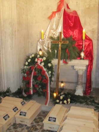 Ostrołęccy „Czwartacy” uczestniczyli w uroczystości przeniesienia szczątków żołnierzy Powstania Listopadowego - zdjęcie #35 - eOstroleka.pl