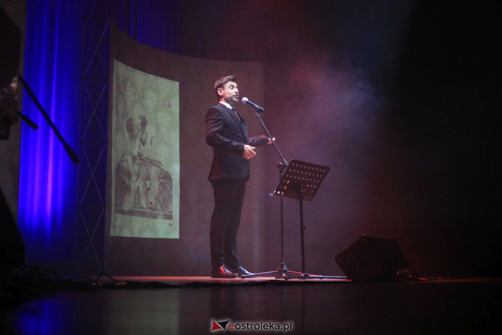 Kacper Kuszewski z recitalem „Album rodzinny” w Ostrołęckim Centrum Kultury [29.05.2021] - zdjęcie #9 - eOstroleka.pl