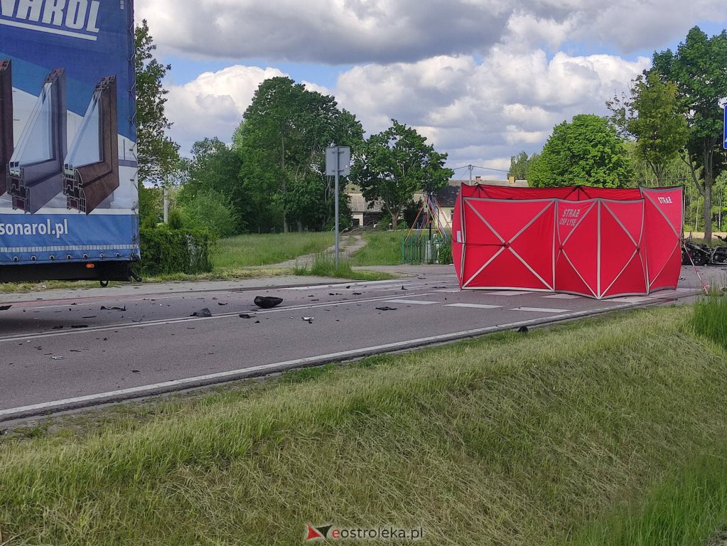 Tragedia na drodze wojewódzkiej między Myszyńcem a Łysymi [31.05.2021] - zdjęcie #14 - eOstroleka.pl
