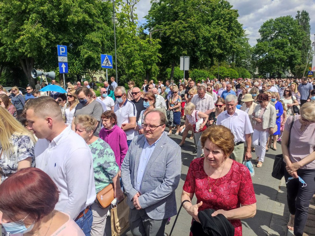 Boże Ciało 2021 parafii pw. św. Antoniego Padewskiego w Ostrołęce [03.06.2021] - zdjęcie #32 - eOstroleka.pl