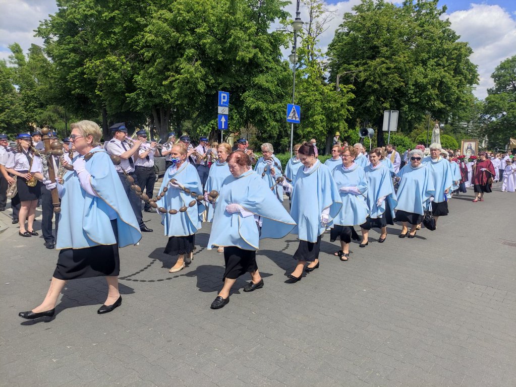 Boże Ciało 2021 parafii pw. św. Antoniego Padewskiego w Ostrołęce [03.06.2021] - zdjęcie #211 - eOstroleka.pl
